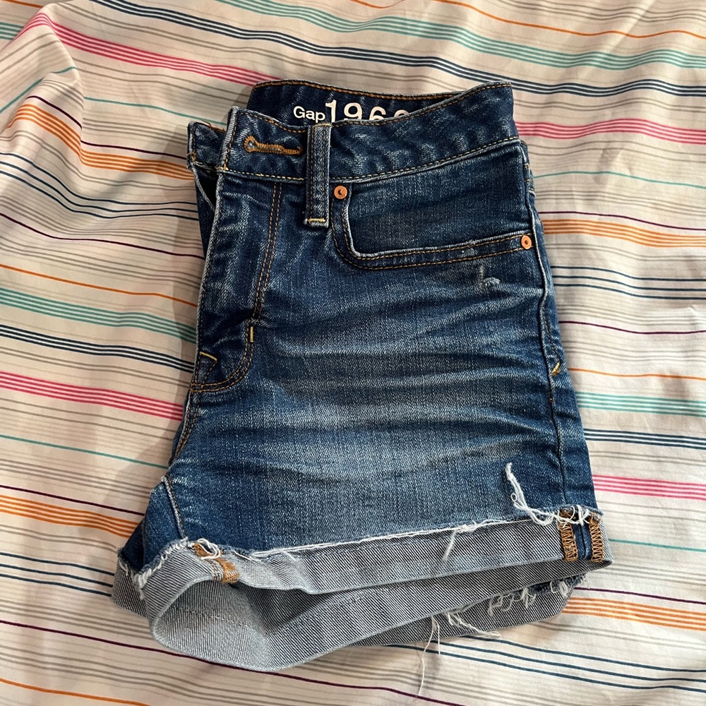 gap slim cut off 24 jean shorts